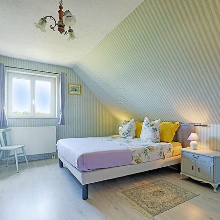 安热尔桑Aux Pieds Des Vignes住宿加早餐旅馆 外观 照片